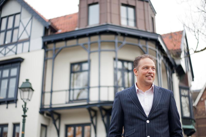 ‘We moeten af van dat grijze-muisimago!’